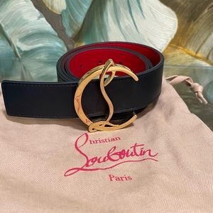 • Adjustable buckle •Goldtone hardware •leather/brass